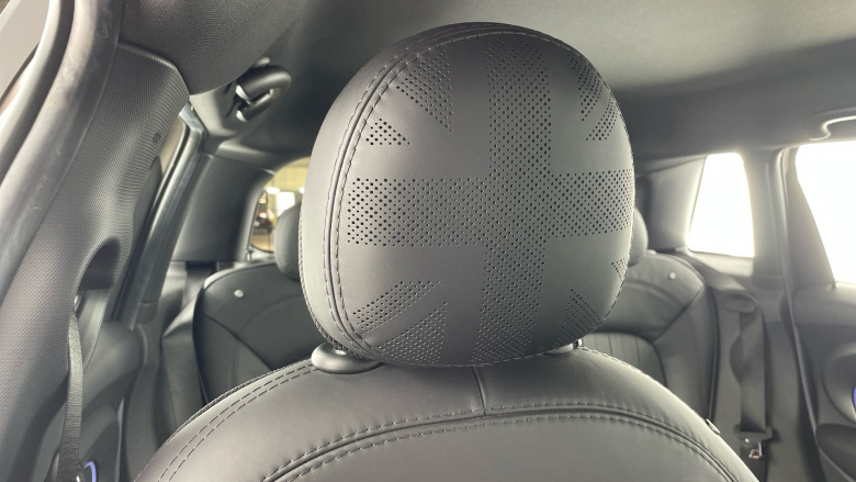 MINI Hatchback 1.5 Cooper Exclusive 5dr Auto [Comfort Pack] Petrol Hatchback